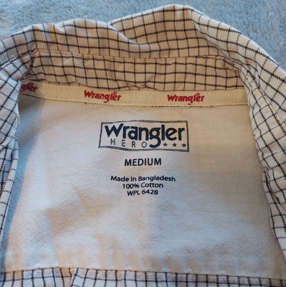 Wrangler Buttonup - Picture 4 of 5